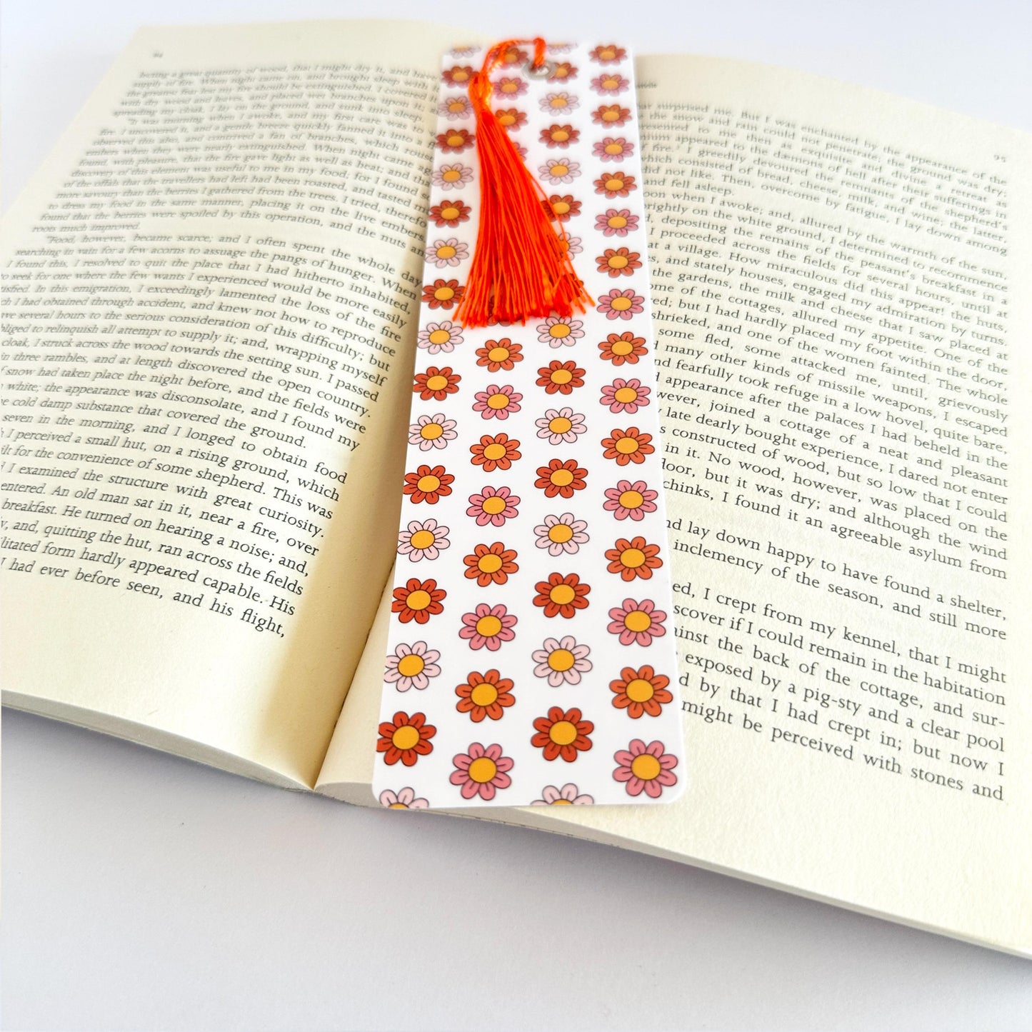 Floral Bookmark, Retro Bookish Merch, Paper Bookmark, Gifts for Readers Women, Book Lover Gift, Book Club Gift, Reading Accessories, Daisy