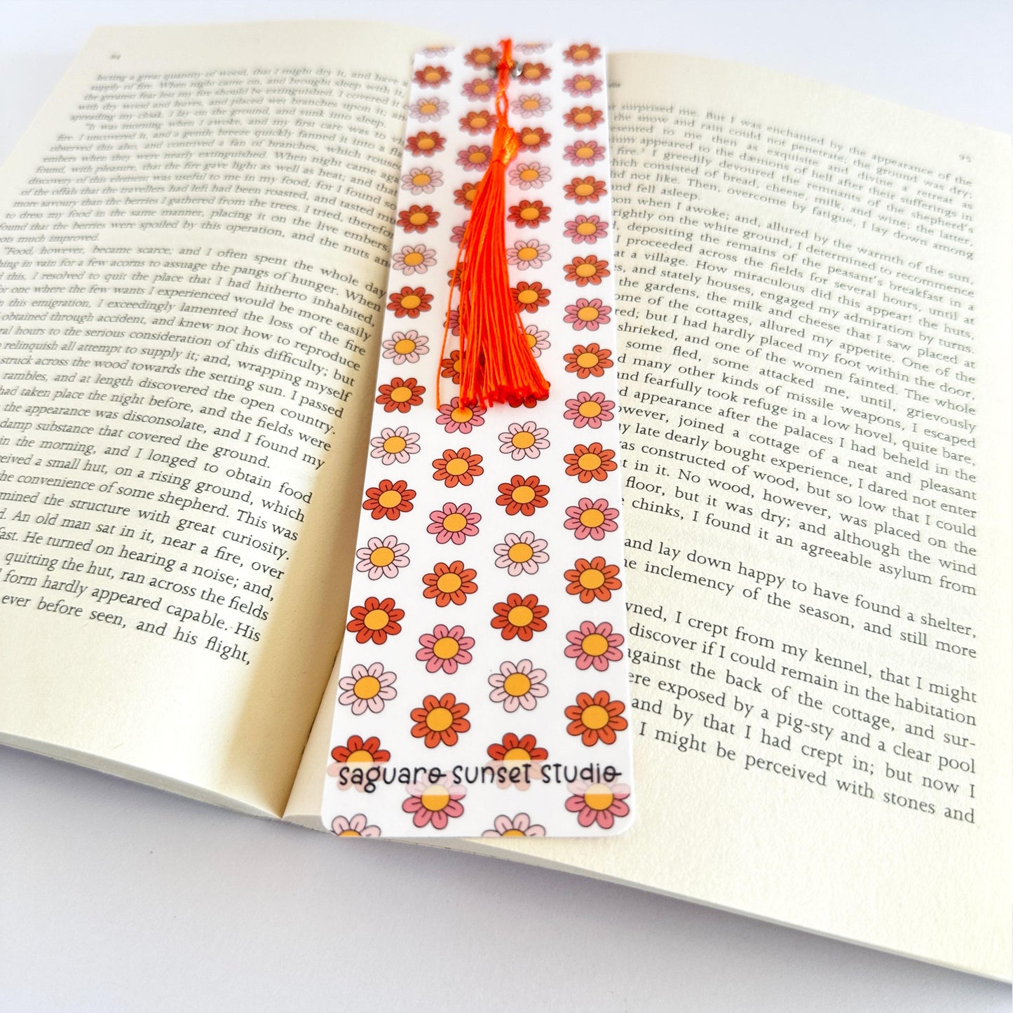 Floral Bookmark, Retro Bookish Merch, Paper Bookmark, Gifts for Readers Women, Book Lover Gift, Book Club Gift, Reading Accessories, Daisy