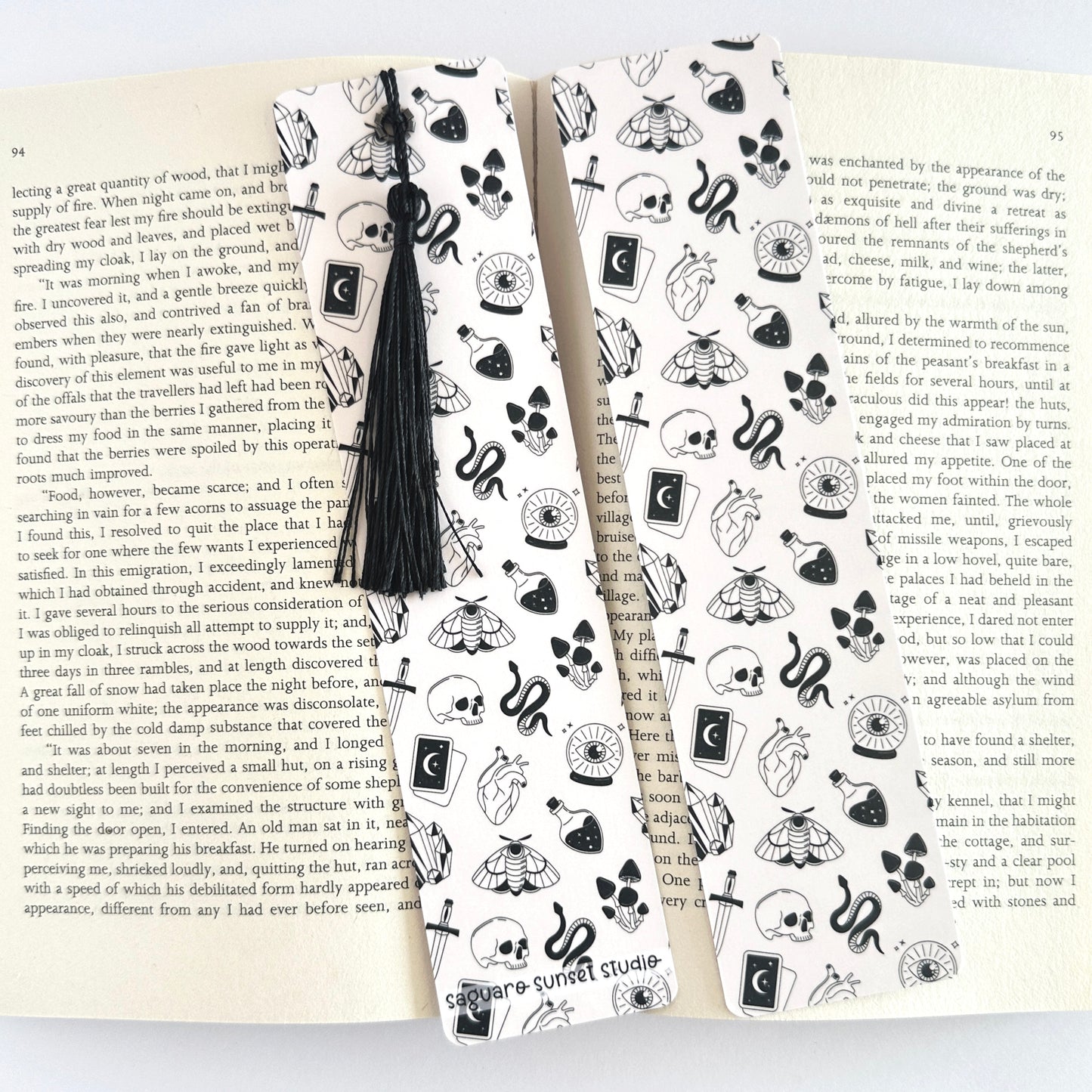 Skull Bookmark, Witchy Bookmark, Gothic Bookmark, Anatomy Bookmark, Gift for Reader, Reading Accessories, Bookish Merch, Dark Academia