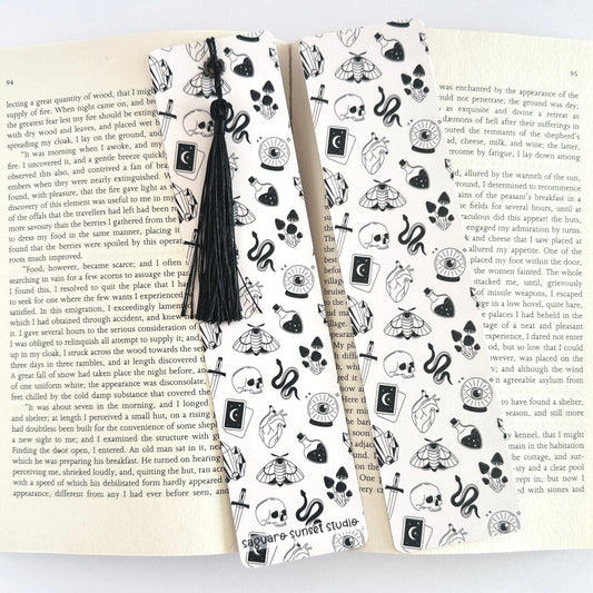 Skull Bookmark, Witchy Bookmark, Gothic Bookmark, Anatomy Bookmark, Gift for Reader, Reading Accessories, Bookish Merch, Dark Academia