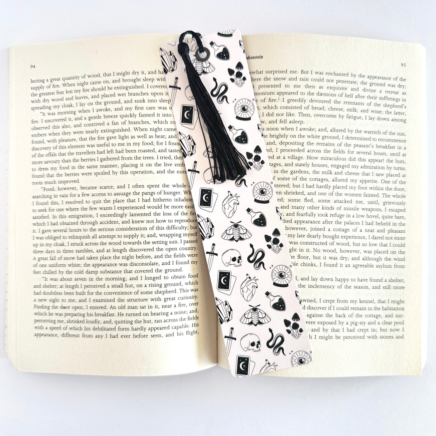 Skull Bookmark, Witchy Bookmark, Gothic Bookmark, Anatomy Bookmark, Gift for Reader, Reading Accessories, Bookish Merch, Dark Academia